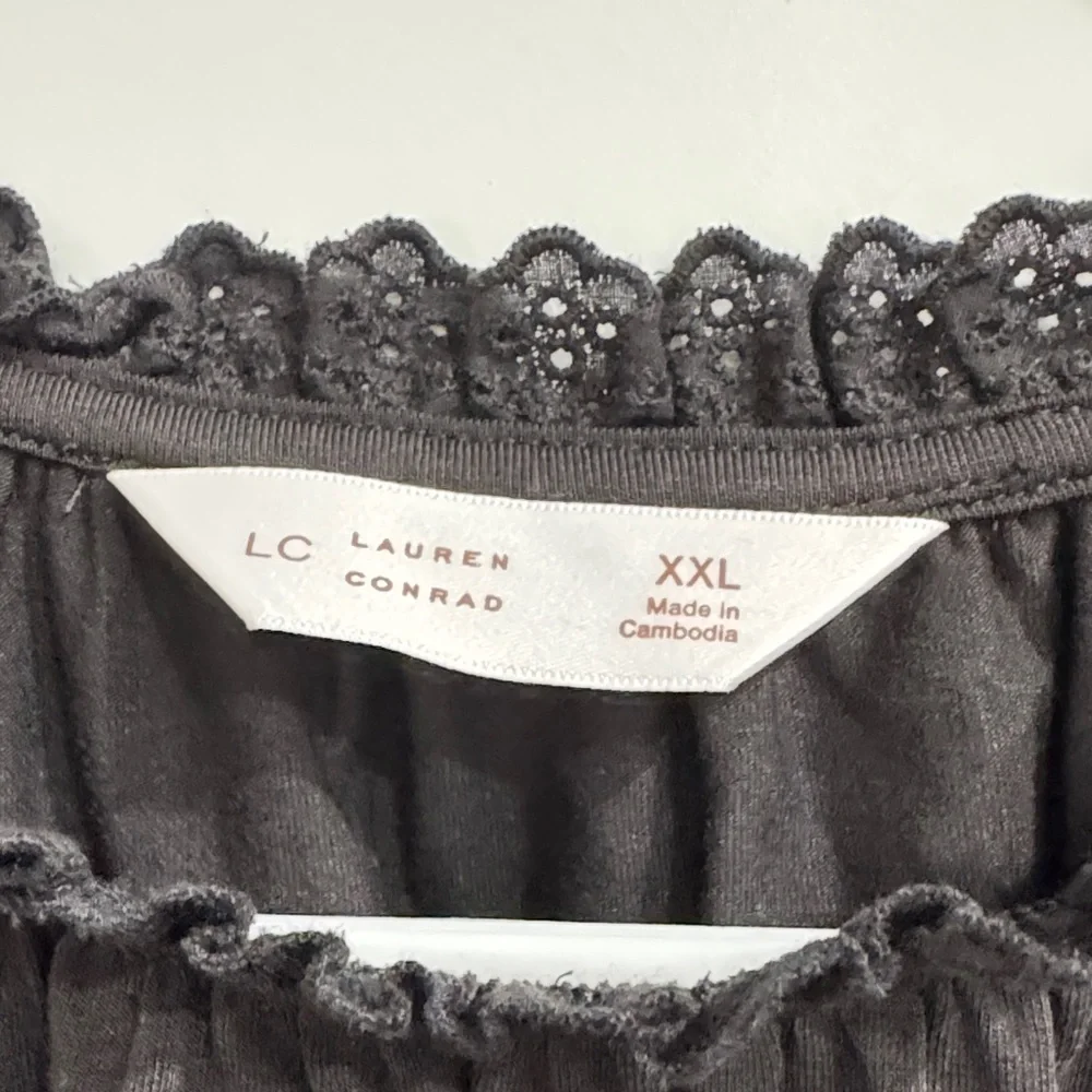 Women’s LC Lauren Conrad Lace ruffle sleeve Crewneck tank top - Picture 3 of 5